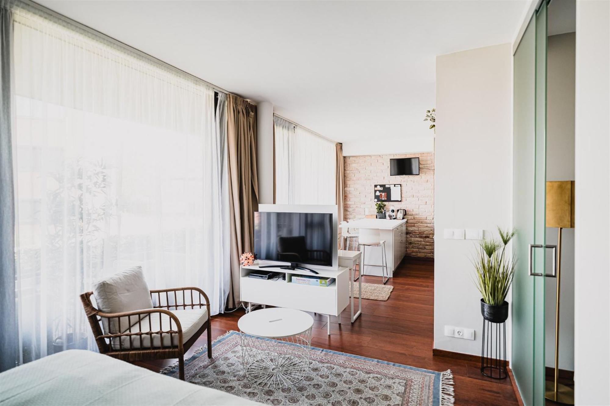Butique Apartman Grand Балатонлелле Экстерьер фото